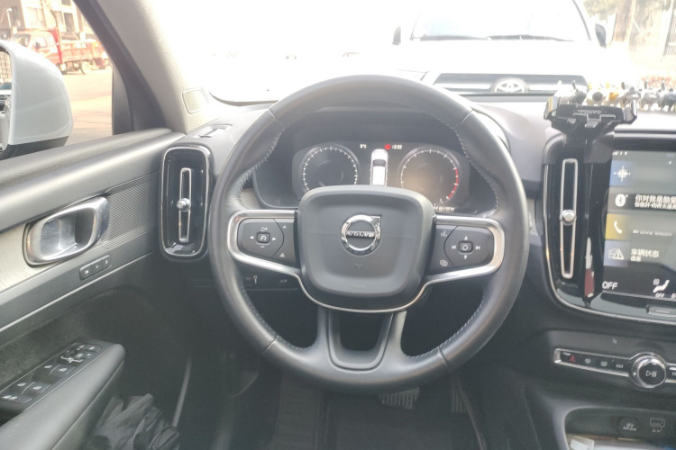 沃尔沃XC40 2020款 T3 智远豪华版中控内饰13