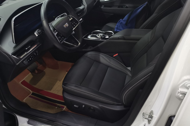 凯迪拉克GT4 2023款 25T 豪华型中控内饰19