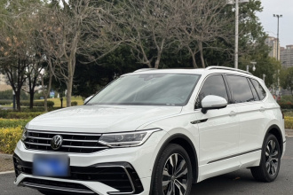 大众 途观L 2023款 改款 330TSI 自动两驱R-Line越享版