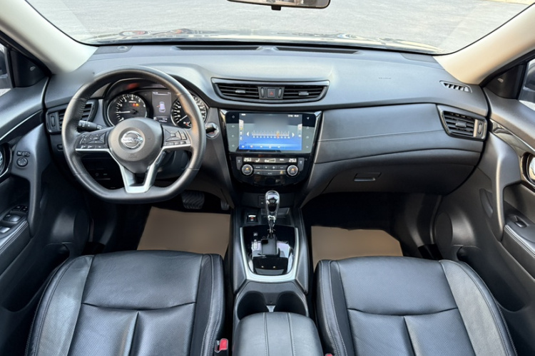 日产 奇骏 2019款 2.0L CVT智联舒适版 2WD中控内饰7005