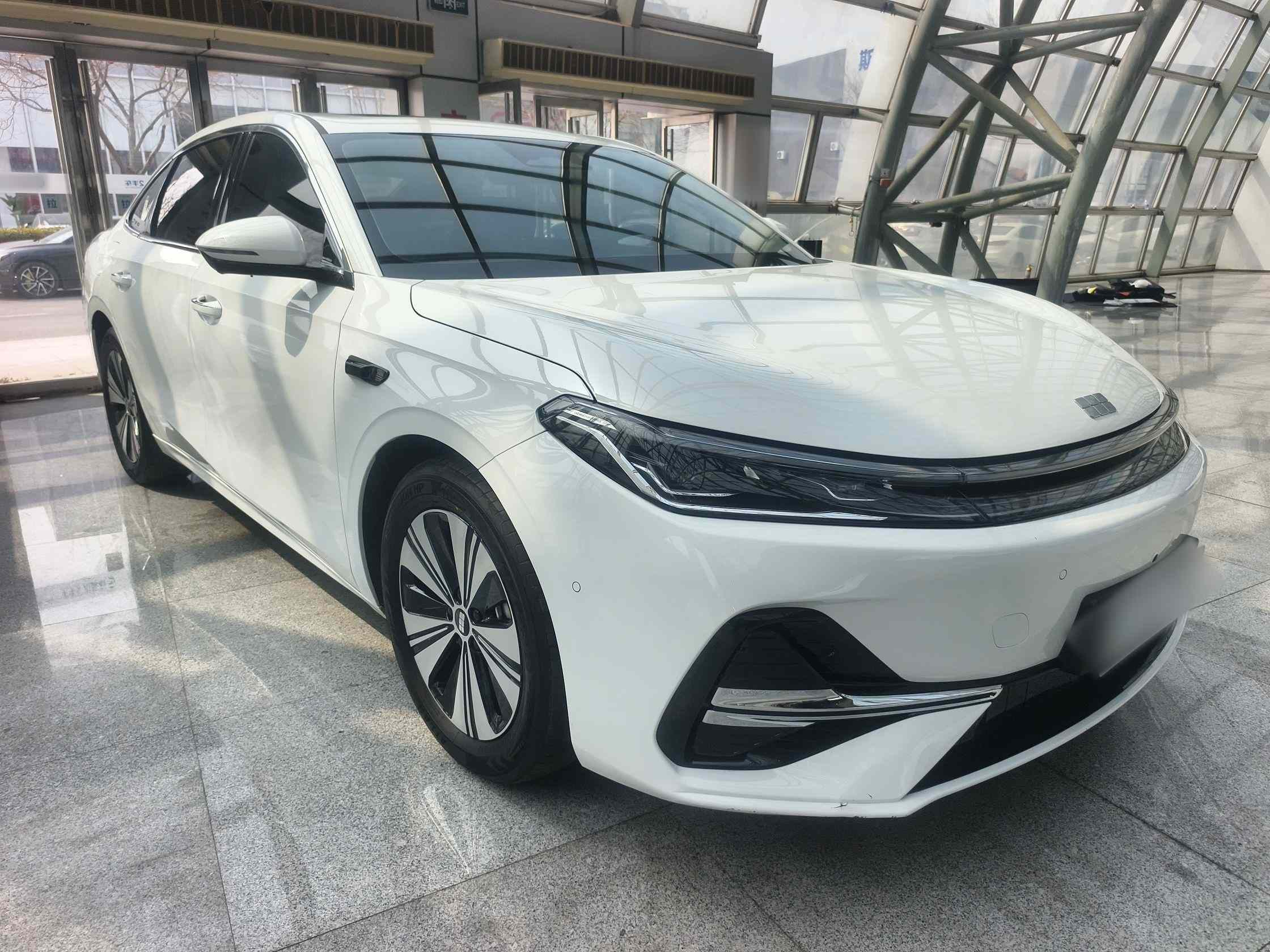 吉利银河 银河A7 2025款 EM-i 150km 探索+版(5)