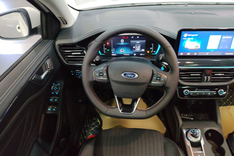 福特 福克斯 2021款 两厢 EcoBoost 180 自动锋潮型局部细节13