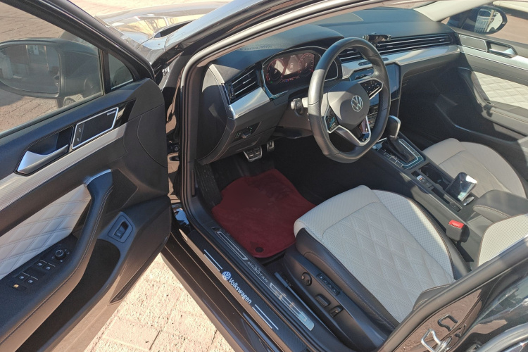 大众 迈腾 2023款 200万辆纪念版 380TSI DSG旗舰型中控内饰20