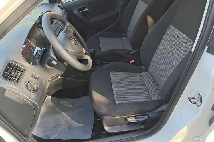 大众 Polo 2016款 1.4L 手动风尚型中控内饰19