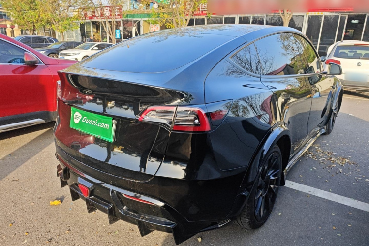 特斯拉 Model Y 2021款 标准续航后驱版车身外观7