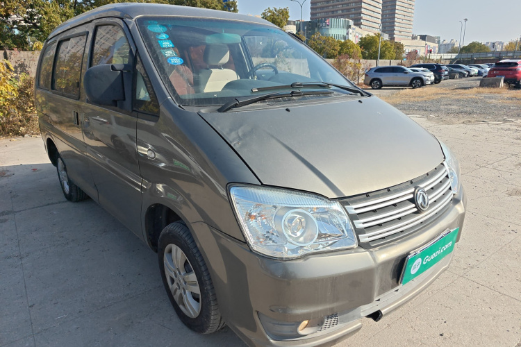 东风风行 菱智 2017款 V3 1.5L 7座标准型车身外观3