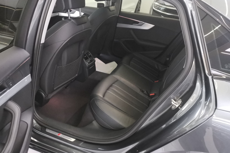 奥迪A4L 2022款 40 TFSI 豪华动感型中控内饰21