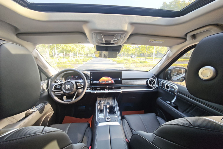 坦克400 2025款 2.0T 汽油版中控内饰7004