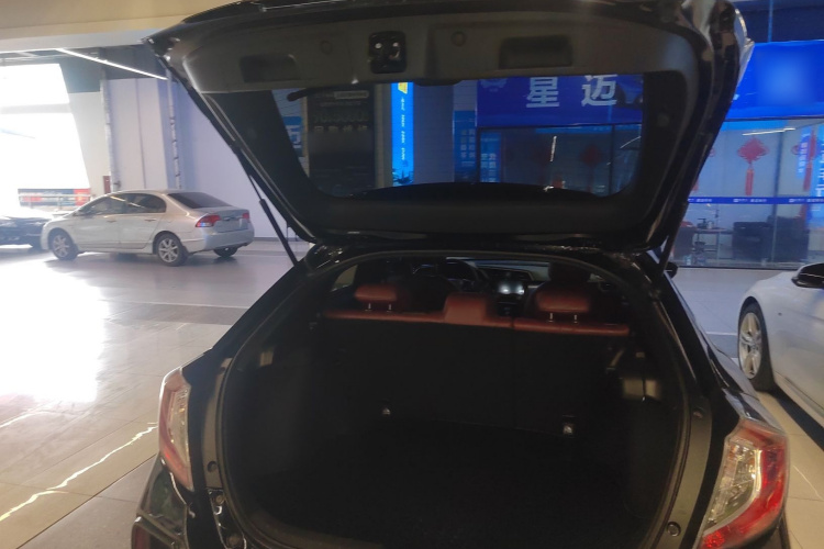 本田 思域 2021款 HATCHBACK 220TURBO CVT潮酷控机舱底盘23