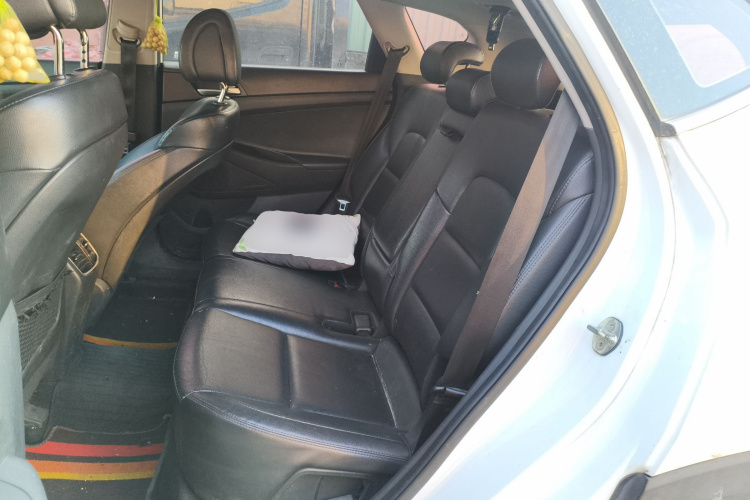 现代 途胜 2018款 1.6T 双离合两驱15周年特别版中控内饰7004