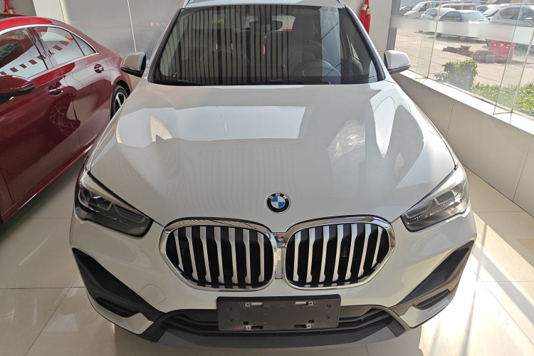 宝马X1 2021款 改款 sDrive25Li 领先型车身外观2