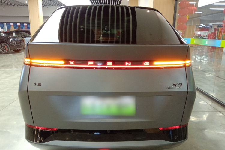 小鹏X9 2025款 星舰版车身外观6004