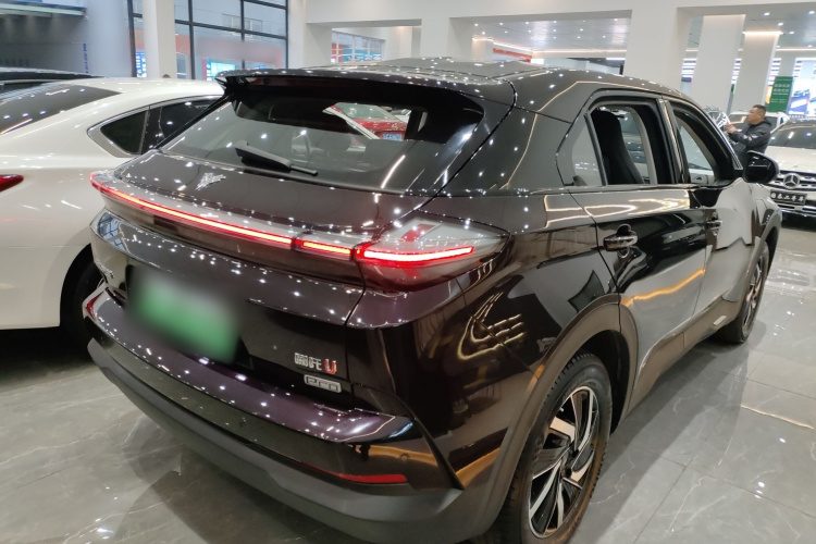 哪吒汽车 哪吒U 2021款 Pro 400 巡航版车身外观6005