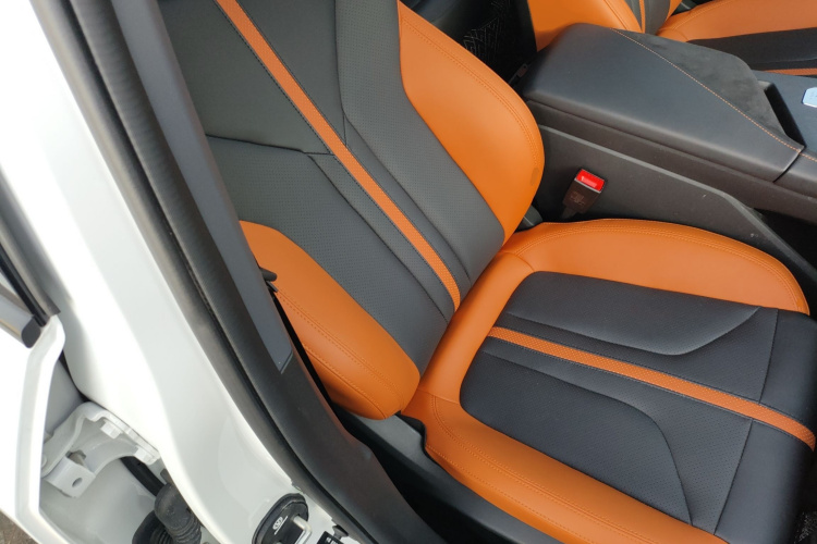 长安UNI-V 2024款 1.5T 尊贵运动型局部细节41