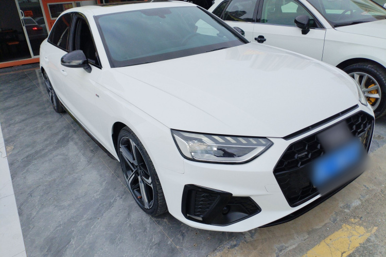 奥迪A4L 2022款 45 TFSI quattro 臻选动感型车身外观3