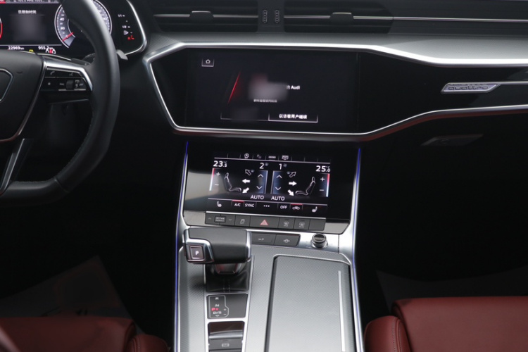 奥迪A7L 2024款 45 TFSI quattro S-line 黑武士版中控内饰7004