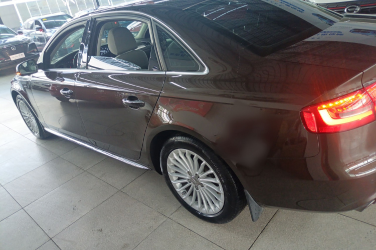 奥迪A4L 2016款 35 TFSI 典藏版 自动标准型车身外观6003