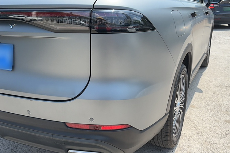 奇瑞 瑞虎8 L 2024款 2.0T 两驱尊贵版 5座车身外观6010