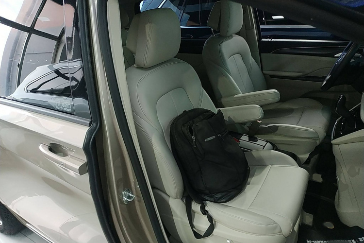 别克GL8 2023款 ES陆尊 舒适型局部细节41