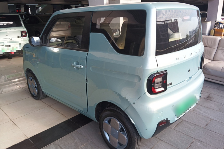 吉利银河 2023款 熊猫mini 200km 耐力熊车身外观4