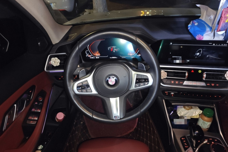 宝马3系 2022款 改款 325i M运动曜夜套装中控内饰13