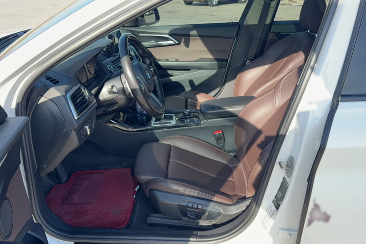 宝马1系 2020款 125i 领先型M运动套装局部细节19