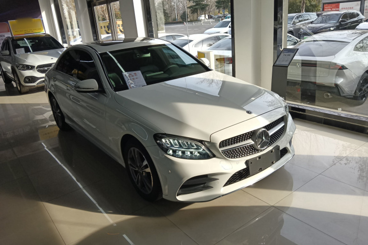 奔驰C级 2020款 改款 C 200 L 时尚型运动版车身外观3