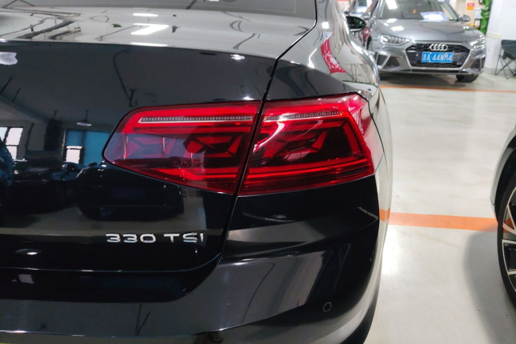 大众 迈腾 2020款 330TSI DSG 领先型车身外观9