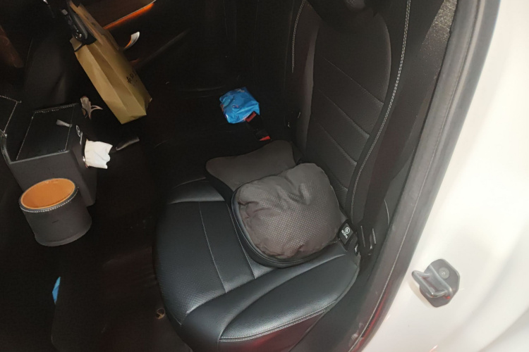 奔驰GLC轿跑 2018款 GLC 260 4MATIC 轿跑SUV中控内饰21