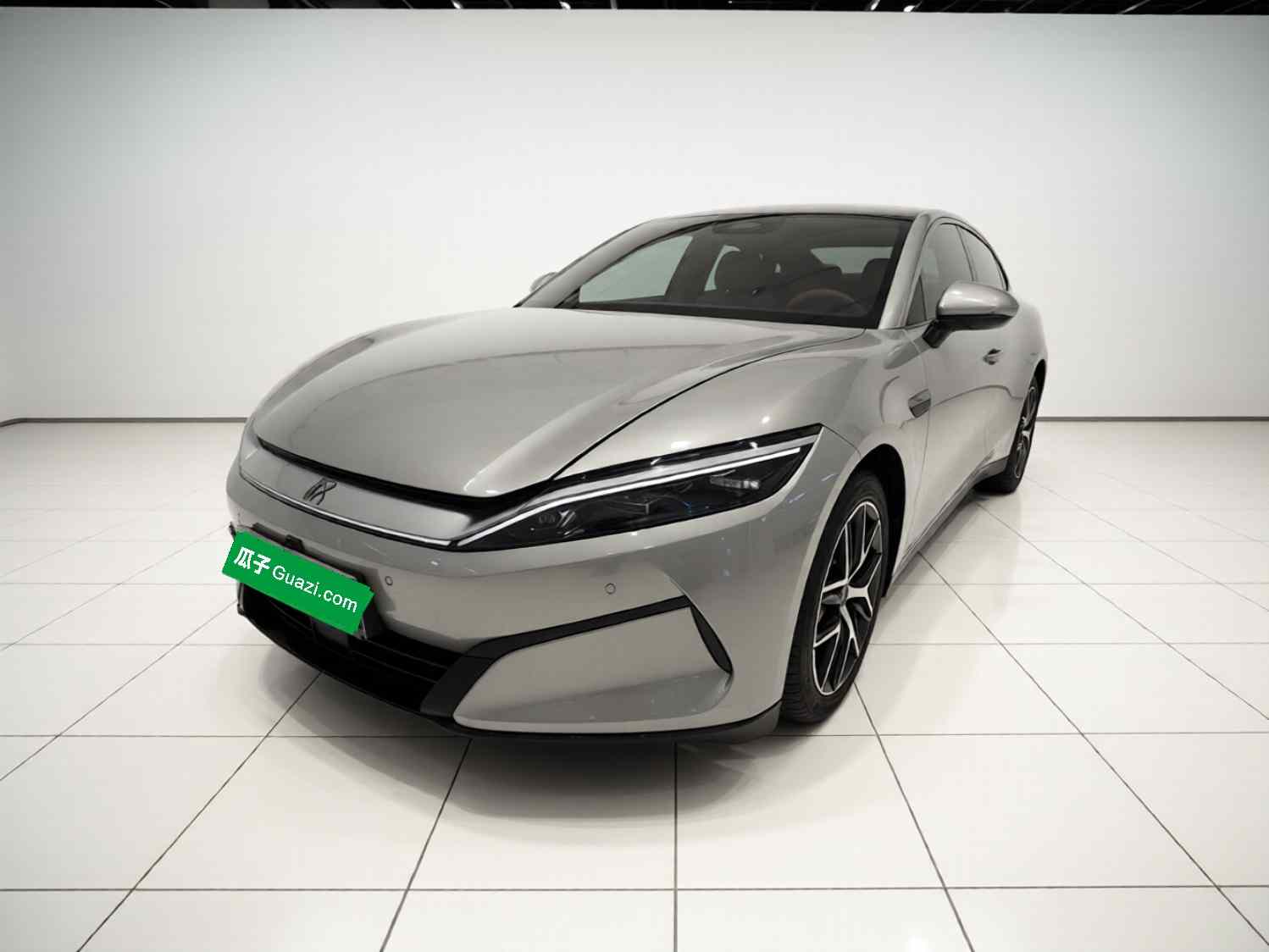 比亚迪 汉L 2025款 EV 四驱激光雷达旗舰型(2)