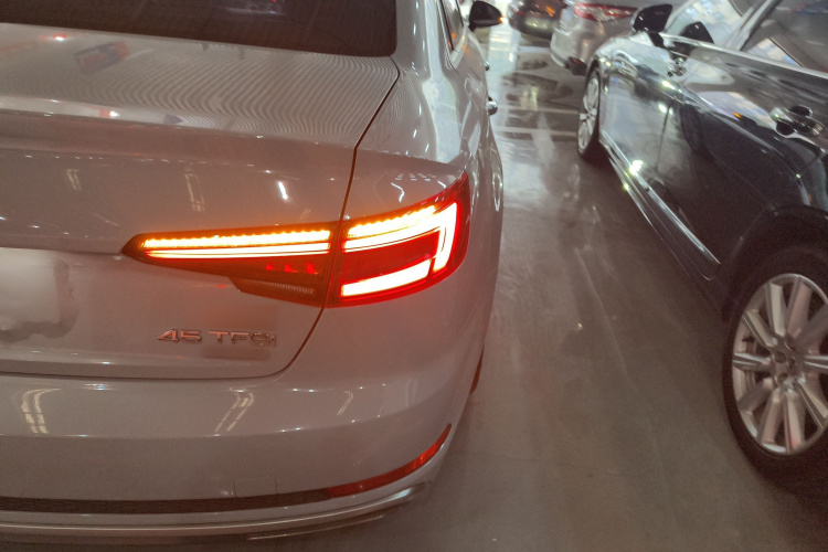 奥迪A4L 2019款 40 TFSI 时尚型 国V车身外观6006