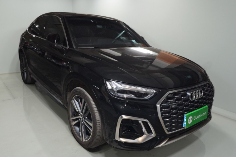 奥迪Q5L Sportback 2021款 45 TFSI 豪华型车身外观3