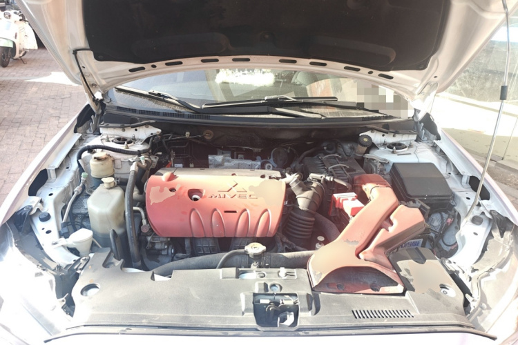 三菱 翼神 2016款 1.8L CVT黑白复刻版局部细节24