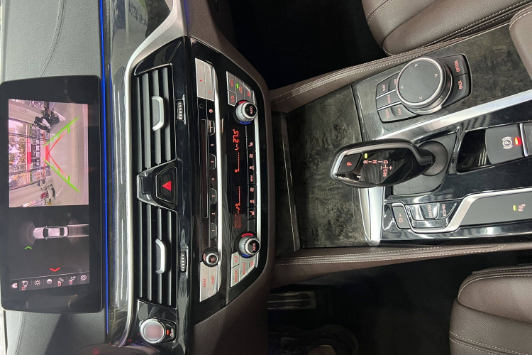 宝马5系 2019款 525Li M运动套装局部细节9011