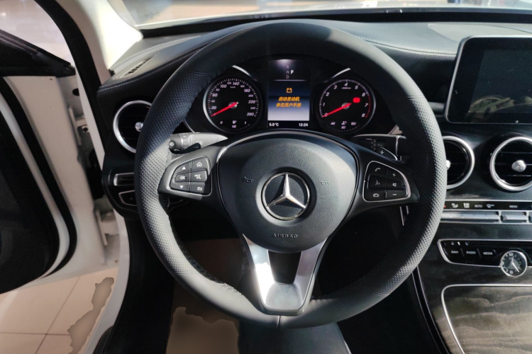 奔驰C级 2018款 C 200 L 运动版中控内饰13