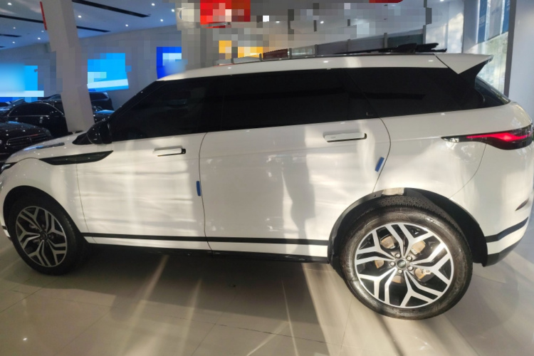 路虎 2024款 揽胜极光L SE 驭光尊耀版车身外观4