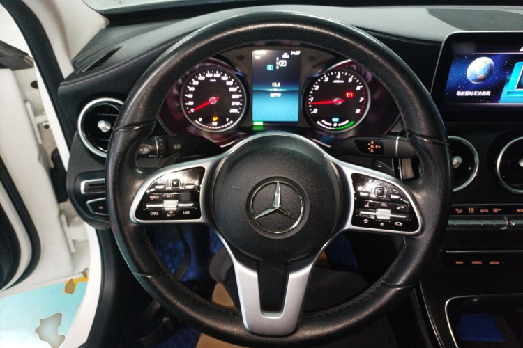 奔驰C级 2019款 C 260 L 运动版局部细节13