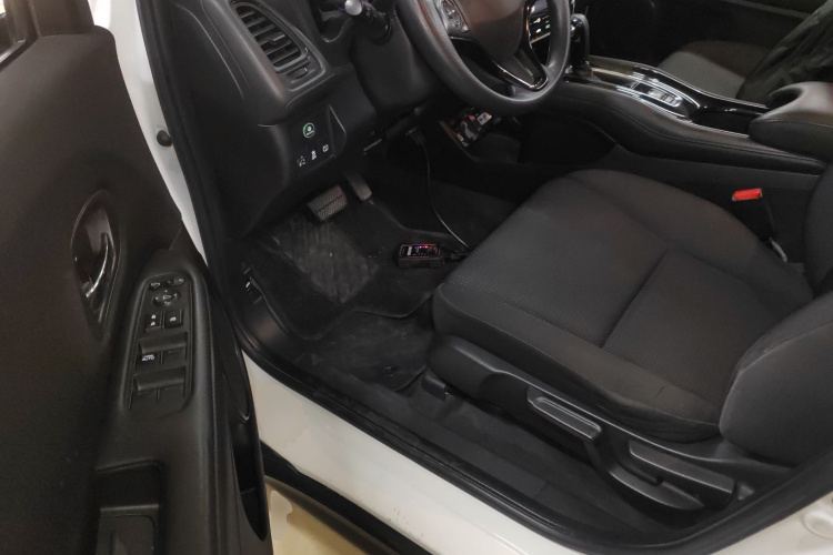 本田 缤智 2019款 220 TURBO CVT精英版 国VI中控内饰20