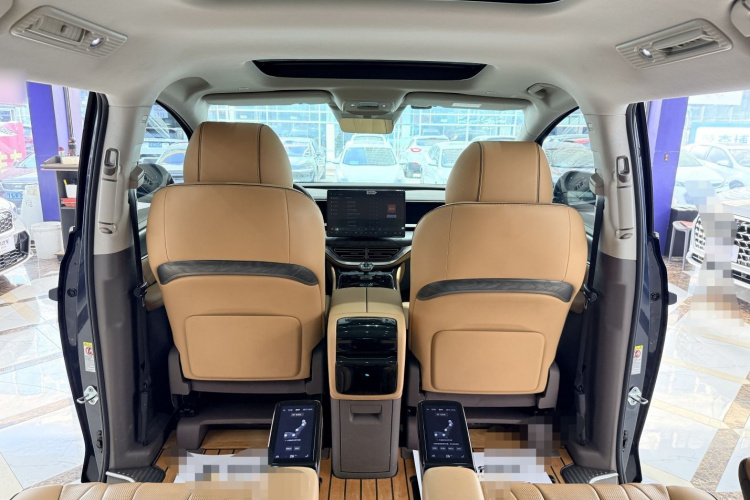 腾势D9 2022款 DM-i 1040 尊贵型中控内饰7004