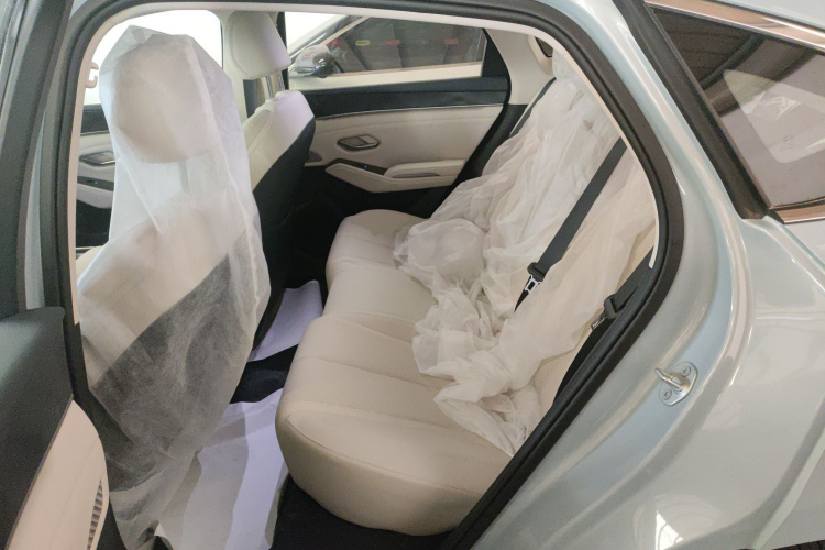 比亚迪 秦L 2024款 DM-i 120KM超越型中控内饰7004