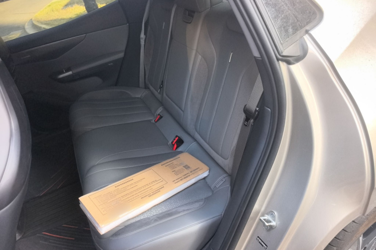 领克07 2024款 EM-P 126长续航 Ultra中控内饰7001