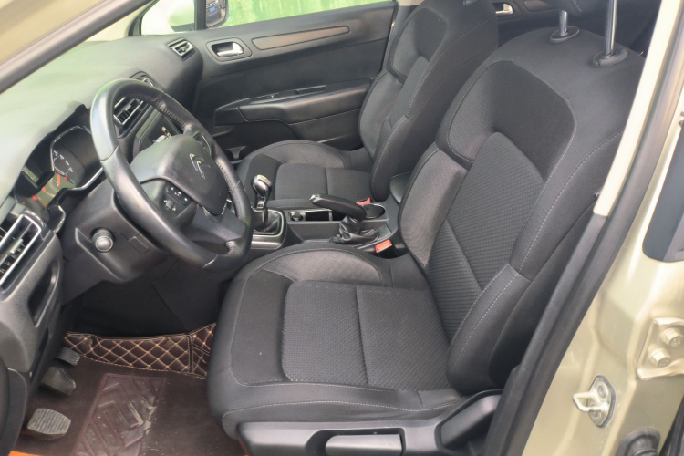 雪铁龙 C4世嘉 2018款 1.6L 手动豪华型中控内饰19