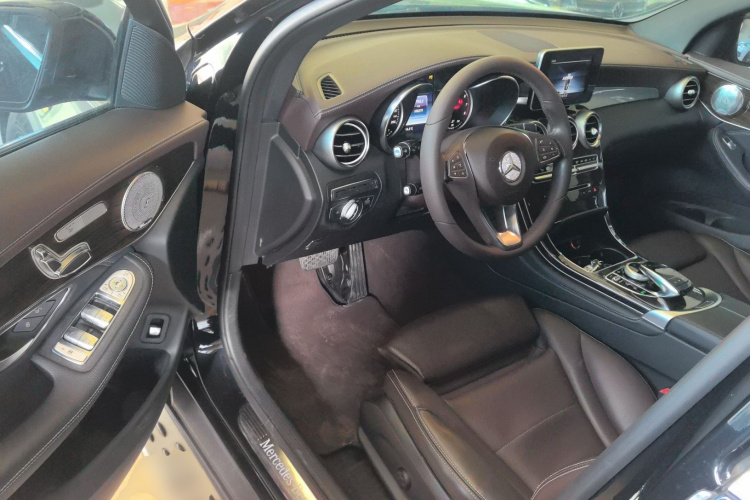 奔驰GLC 2017款 GLC 260 4MATIC 动感型中控内饰20
