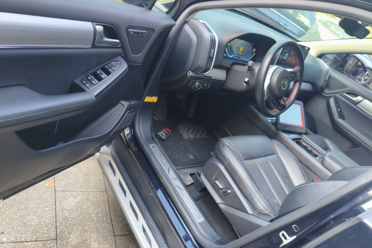 比亚迪 唐 2019款 2.0T 自动智联尊荣型 5座 国VI中控内饰20