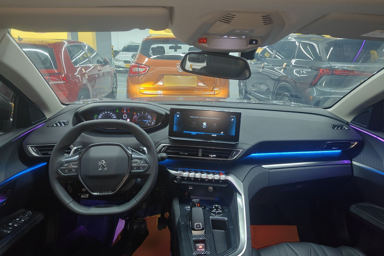 标致5008 2021款 400THP 7座豪华版中控内饰7002