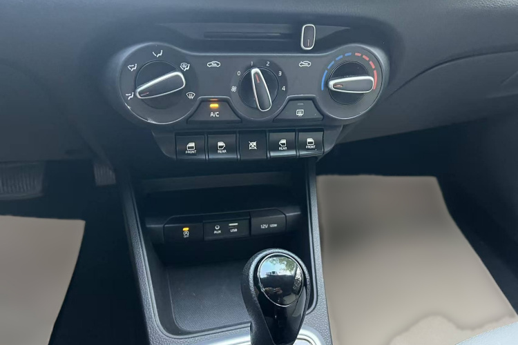 起亚 焕驰 2019款 1.4L 自动智享版Value 国VI中控内饰7003