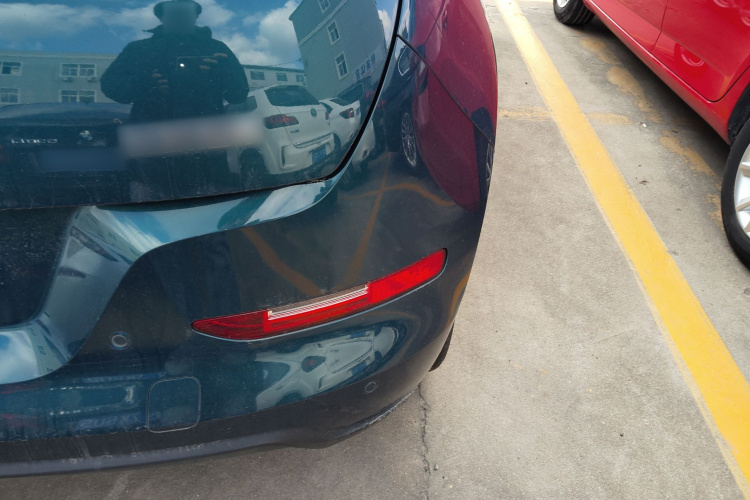 欧拉好猫 2023款 401km标准续航 豪华型 磷酸铁锂车身外观9