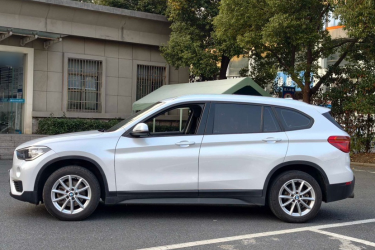 宝马X1 2016款 sDrive18Li 时尚型车身外观6003