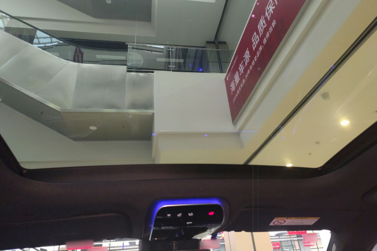 奔驰GLC 2023款 GLC 300 L 4MATIC 动感型 5座中控内饰22