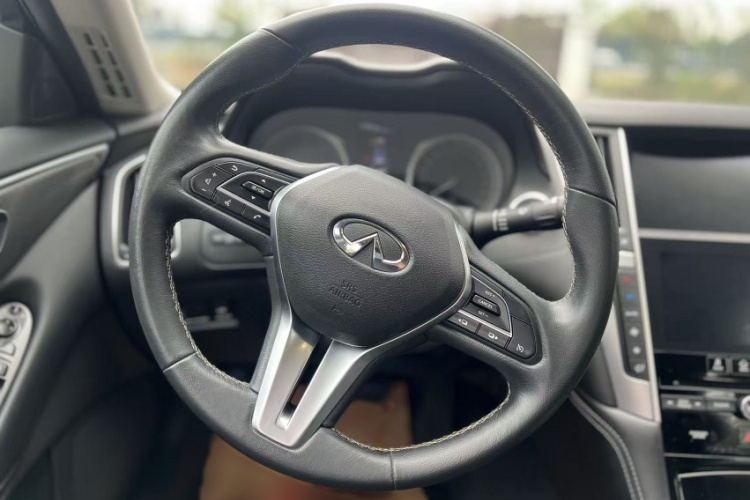 英菲尼迪Q50L 2018款 2.0T 逸享版 国VI中控内饰7002